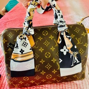 Authentic LOUIS VUITTON  Monogram Speedy 30